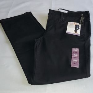 NWT - Levi's Mid Rise Straight Jeans